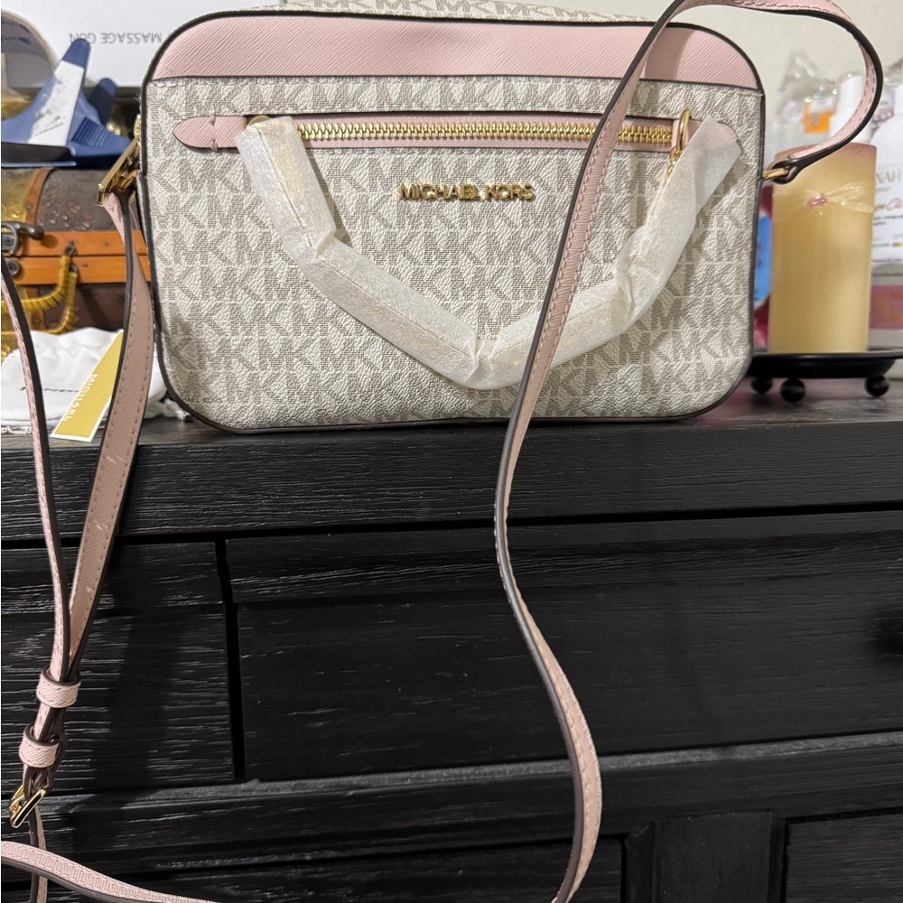 Michael Kors Cream and Pink Logo Crossbody Bag - Picture 2 of 6